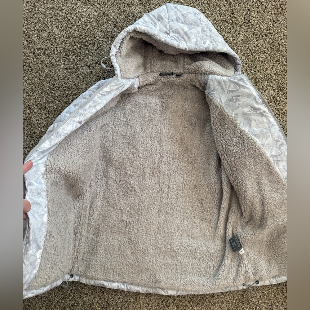 New Balance Jacket - Picture 7 of 12
